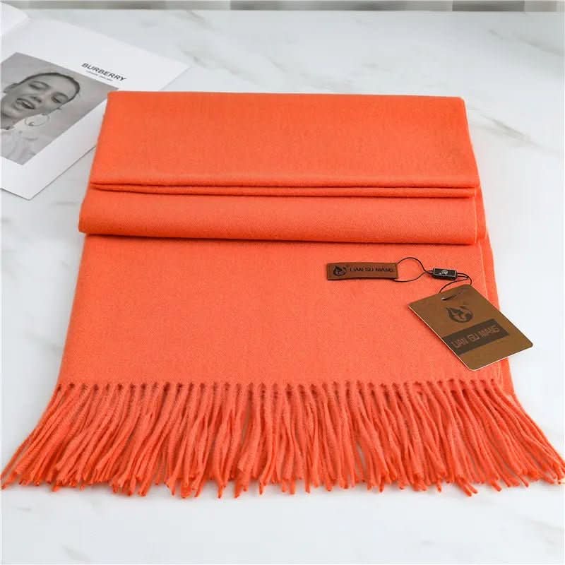 Sciarpa in cashmere con nappe per calore ed eleganza