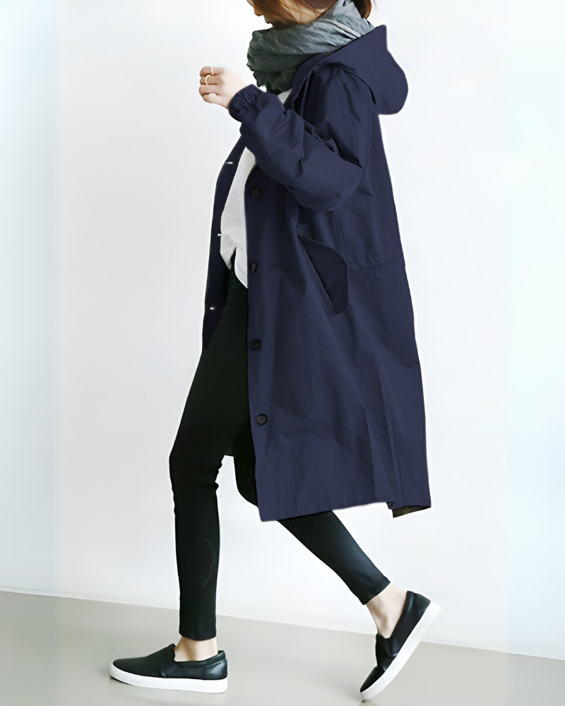 Trench comodo con cappuccio