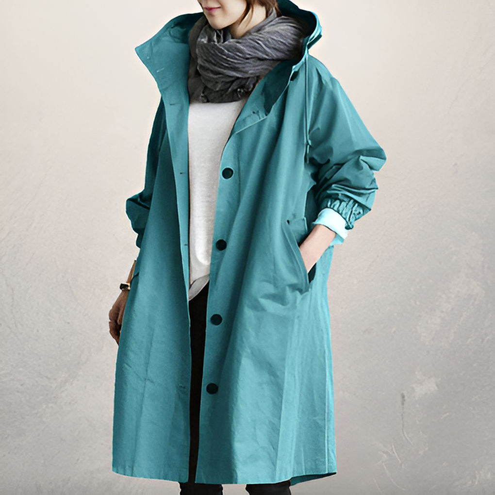 Trench comodo con cappuccio