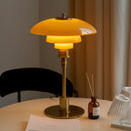 Lampada da tavolo nordica in vetro con luce calda d'ambiente