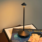 Pina Pro - Elegante Lampada da Tavolo USB Dimmerabile