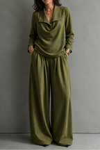 Set con top e pantaloni drappeggiati in maglia a coste