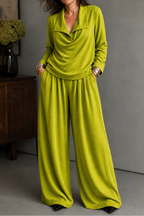 Set con top e pantaloni drappeggiati in maglia a coste