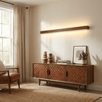 Applique lineare in legno con luce sottile