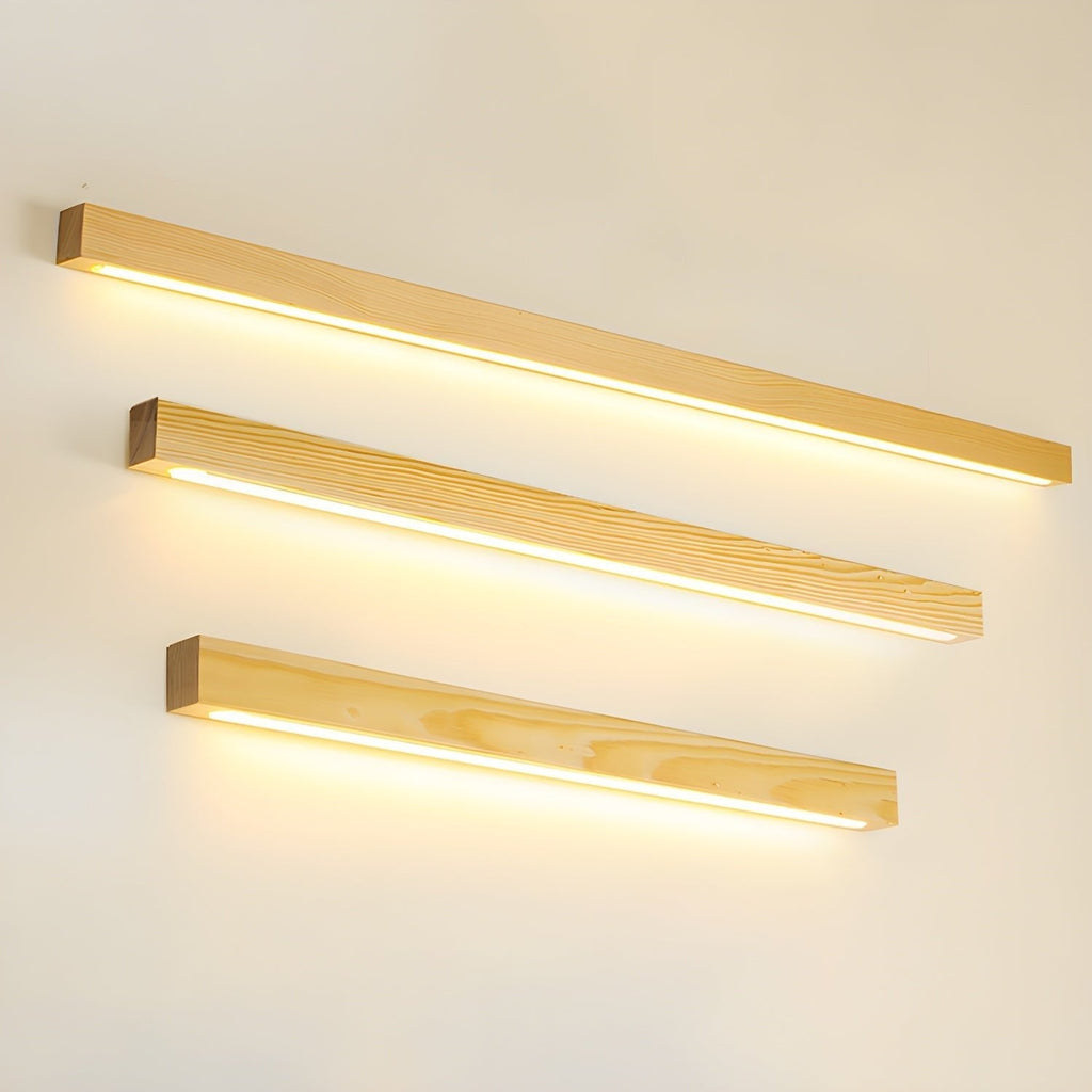 Applique lineare in legno con luce sottile