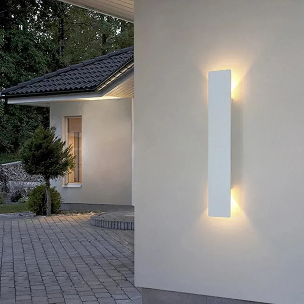 Applique da parete per esterni in alluminio impermeabile LuxeLite — illuminazione LED bidirezionale