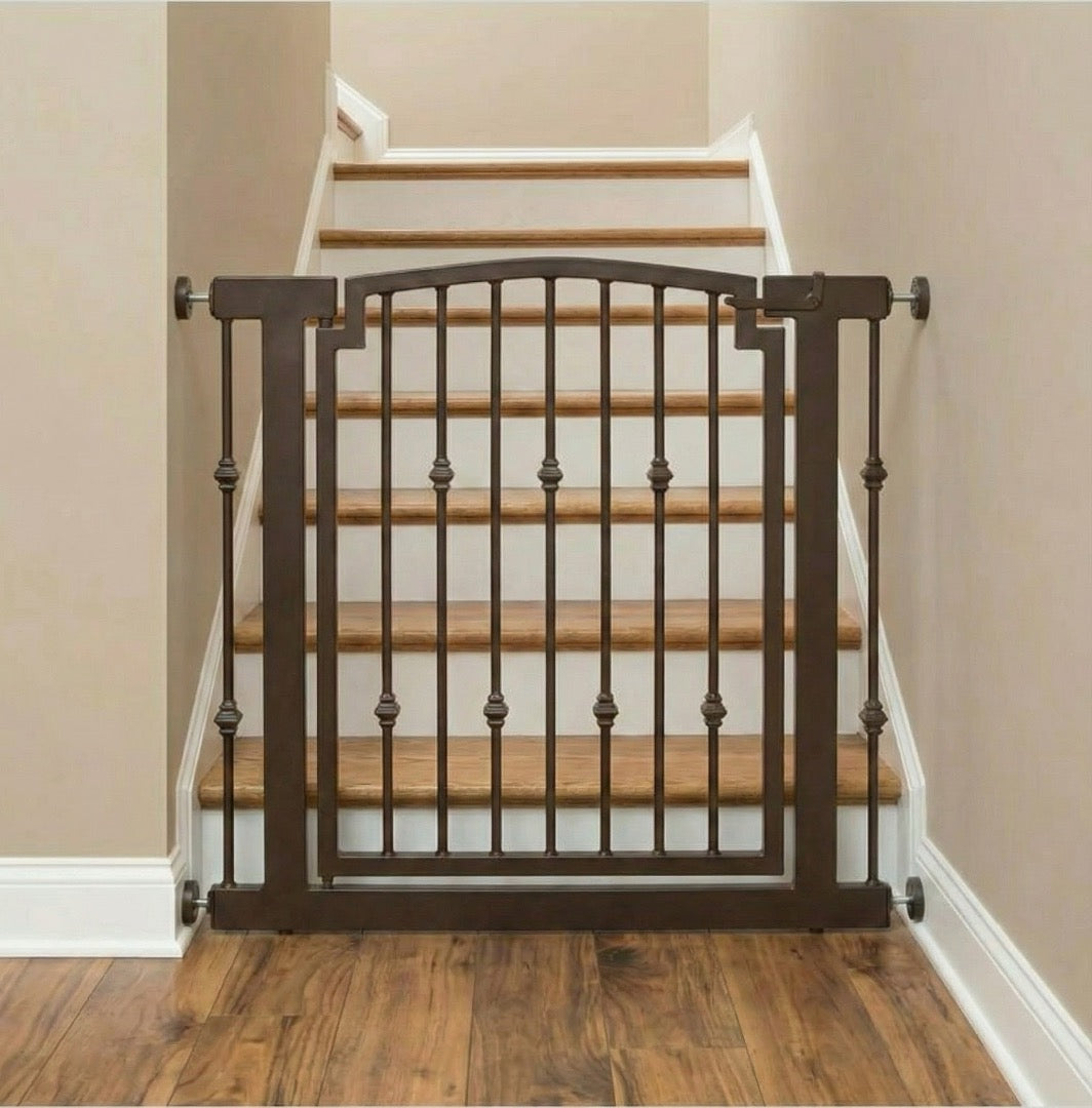 Cancelletto per cani Emperor Rings in ferro battuto con porta (72–156 cm extra largo) ornamentale, robusto, per interni,
