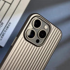 Custodia Titanium Shield Pro per iPhone