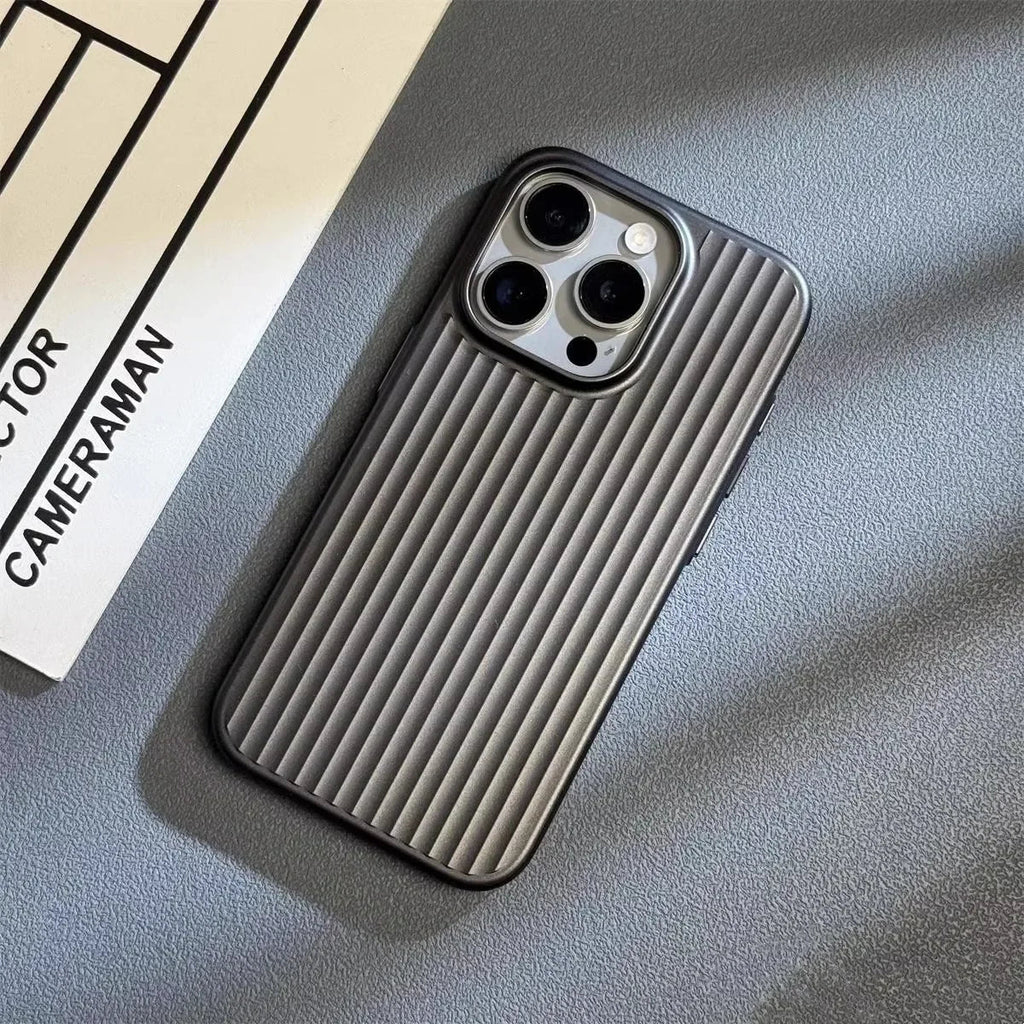 Custodia Titanium Shield Pro per iPhone