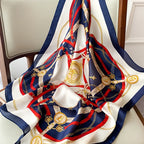 Foulard in seta a quadri con charm