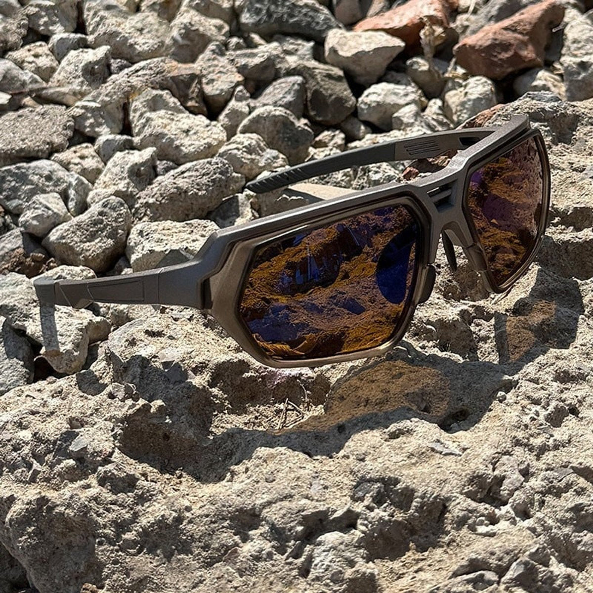 Occhiali da sole sportivi fotocromatici polarizzati con lenti per visione notturna e montatura avvolgente tattica