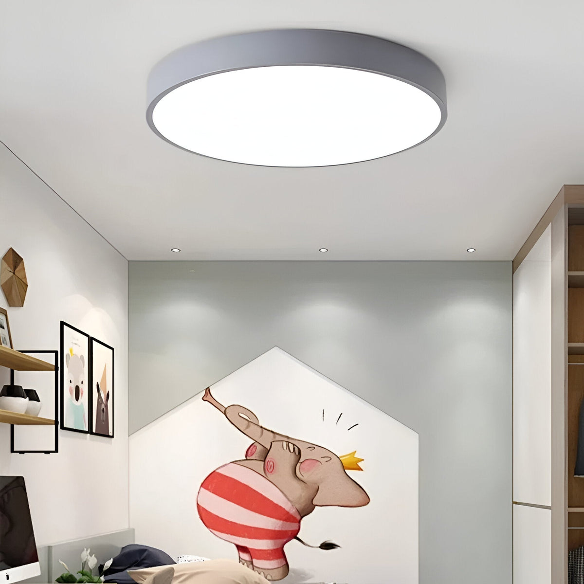 Plafoniera rotonda moderna con cornice sottile