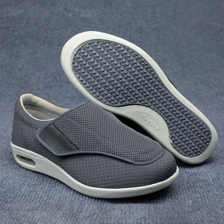 Scarpe larghe per piedi gonfi con cinturini regolabili e solette in memory foam rimovibili