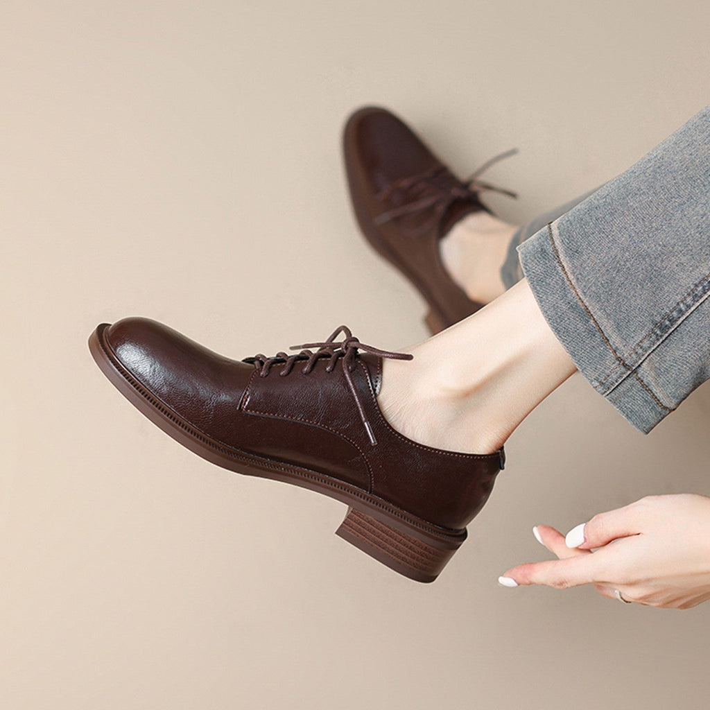 Scarpe stringate classiche da donna in pelle
