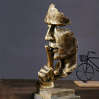 Scultura astratta contemplativa per riflessione tranquilla