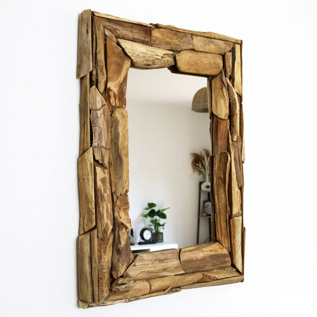 Specchio da parete con cornice in legno di teak riciclato e attacco reversibile 71 × 51 cm