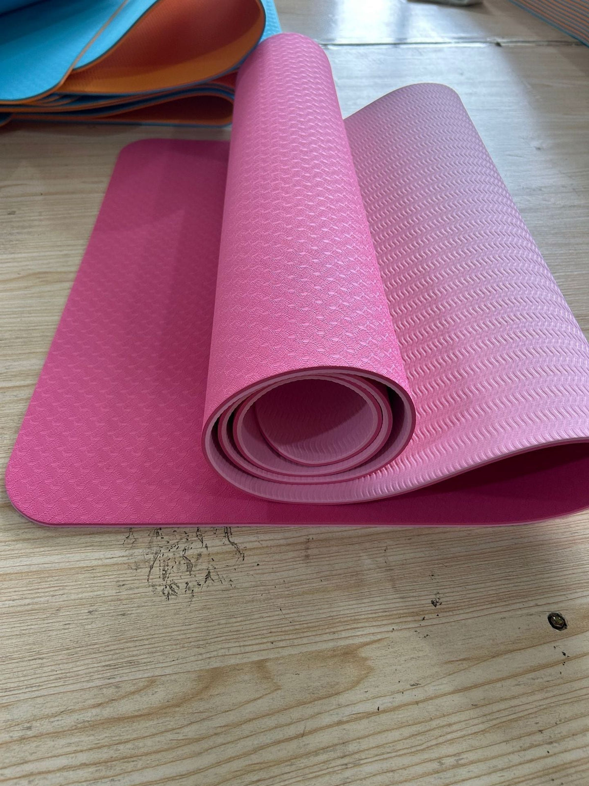 Tappetino yoga fitness antiscivolo con doppio ammortizzamento