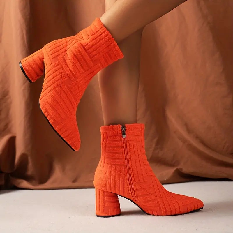 Stivaletti da donna con tacco largo: eleganti e comodi