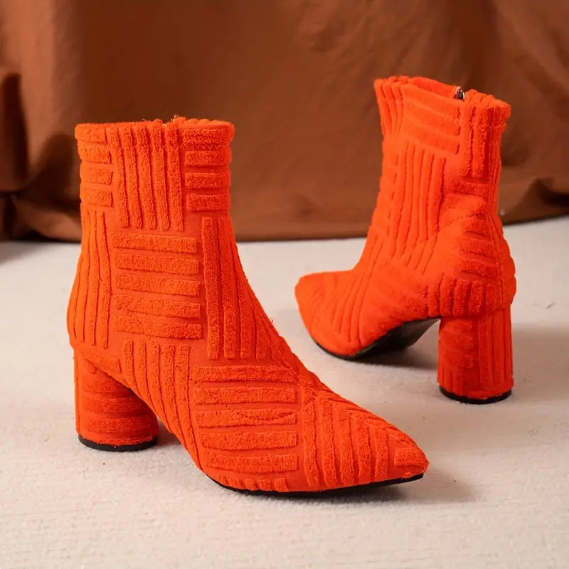 Stivaletti da donna con tacco largo: eleganti e comodi