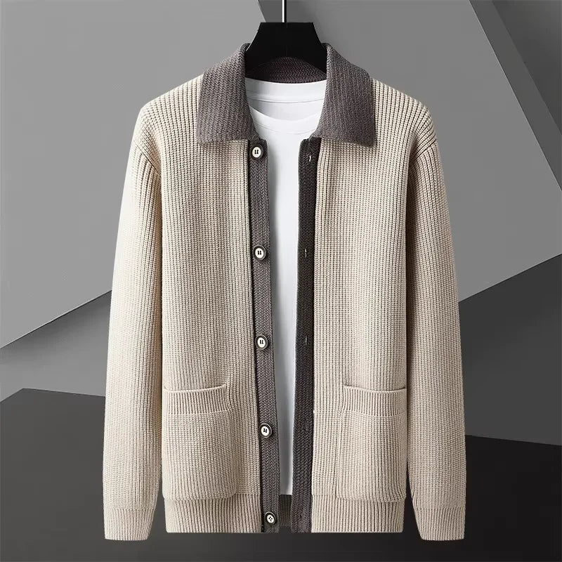 Cardigan da uomo comodo ed elegante con tasche