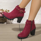 Stivali con borchie da donna