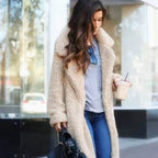 Cappotto lungo da donna alla moda: caldo ed elegante