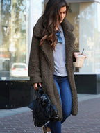 Cappotto lungo da donna alla moda: caldo ed elegante