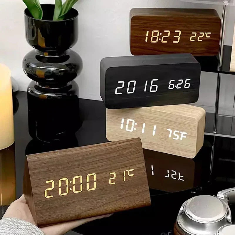 Sveglia Intelligente LED | Design Moderno in Legno con Controllo Vocale