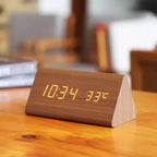 Sveglia Intelligente LED | Design Moderno in Legno con Controllo Vocale