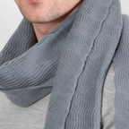Sciarpa unisex in misto cashmere lavorata a maglia