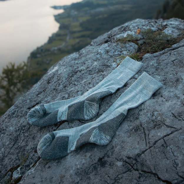 Calzini da trekking in lana merino per avventure all'aria aperta