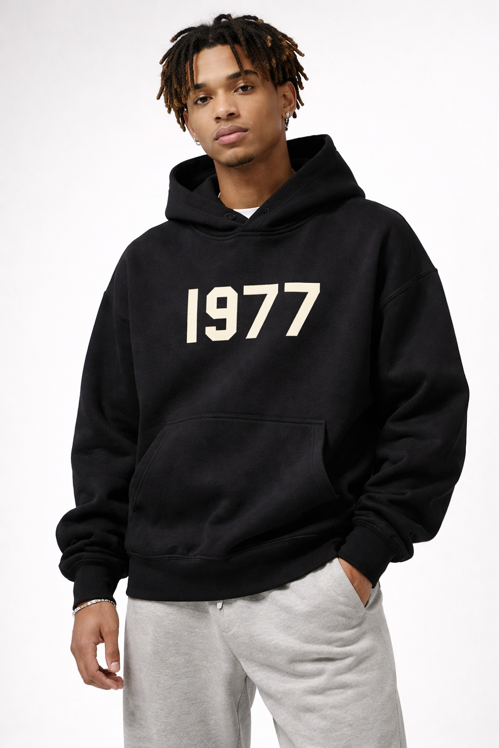 Felpa streetwear unisex con maniche raglan e stampa 1977