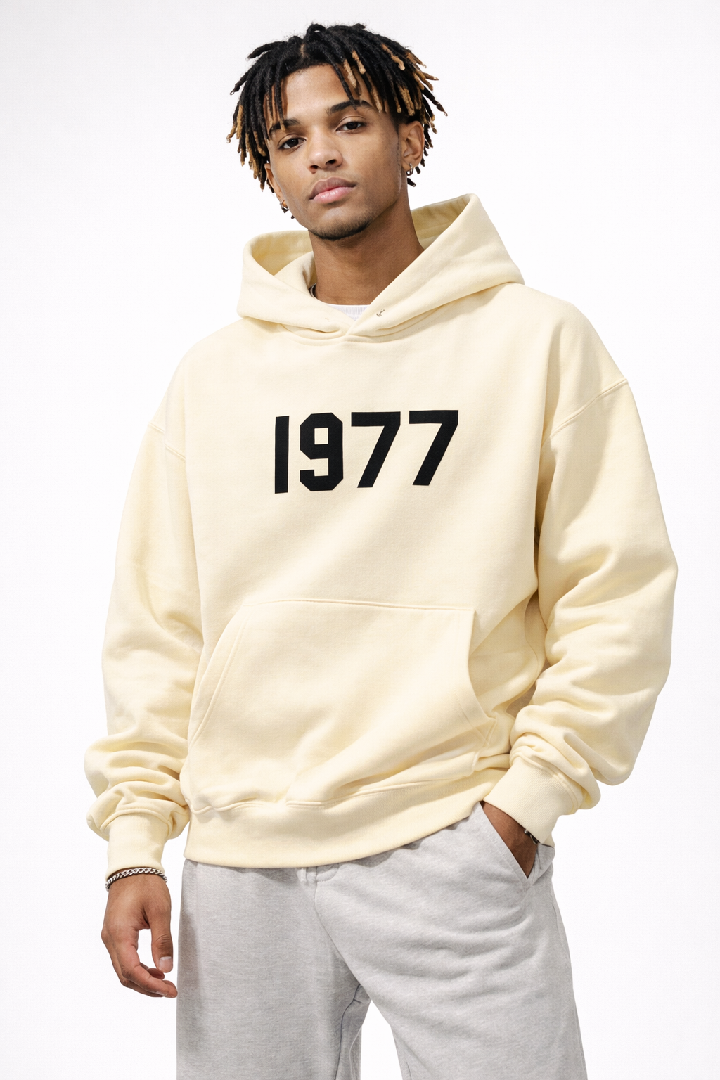 Felpa streetwear unisex con maniche raglan e stampa 1977