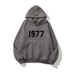 Felpa streetwear unisex con maniche raglan e stampa 1977