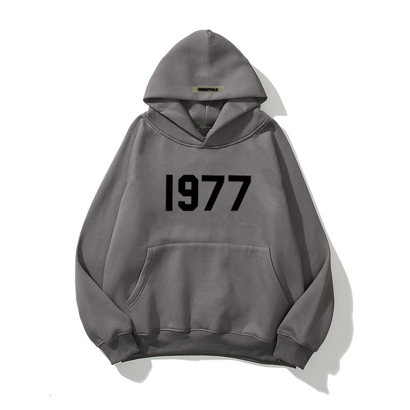 Felpa streetwear unisex con maniche raglan e stampa 1977
