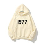 Felpa streetwear unisex con maniche raglan e stampa 1977