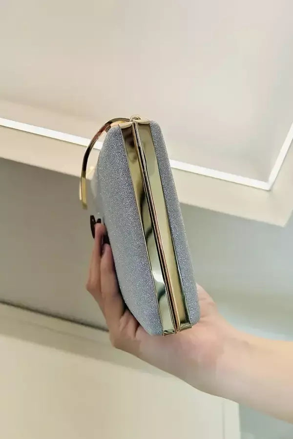 Pochette da sera | Design con manico in velluto nero dorato