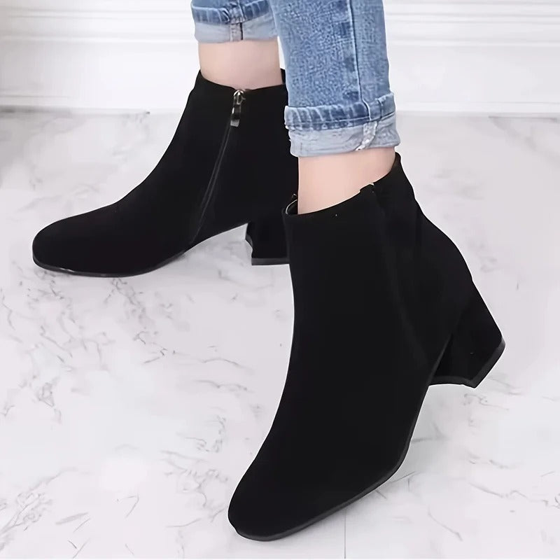 Stivaletti da donna con tacco largo e cerniera laterale - Stile versatile