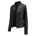 Giacca da moto chic edgy da donna per uno stile disinvolto