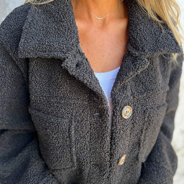 Cappotto corto da donna | Stile risvolto chic
