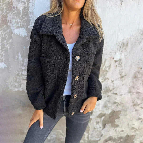 Cappotto corto da donna | Stile risvolto chic