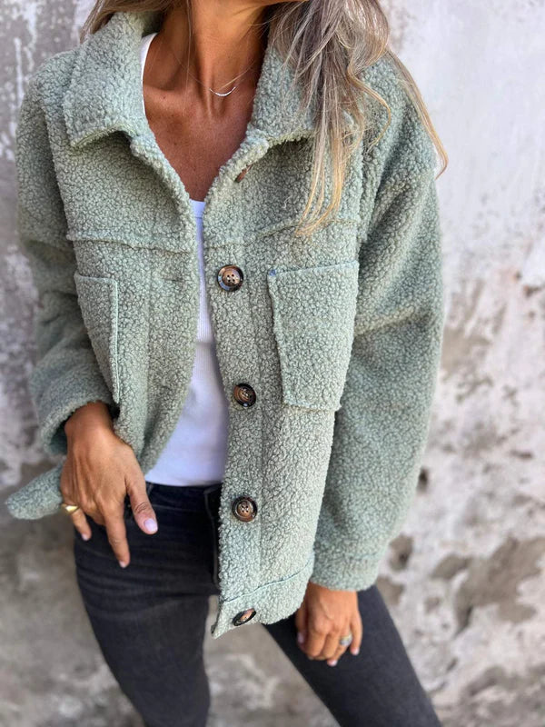 Cappotto corto da donna | Stile risvolto chic