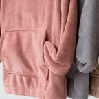 Comodo set da salotto in pile da donna con felpa con cappuccio