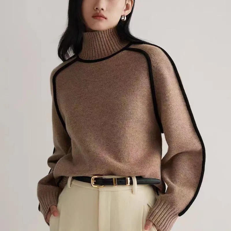 Comodo maglione pullover a collo alto da donna