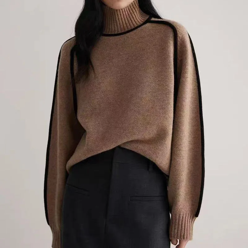 Comodo maglione pullover a collo alto da donna