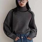 Comodo maglione pullover a collo alto da donna