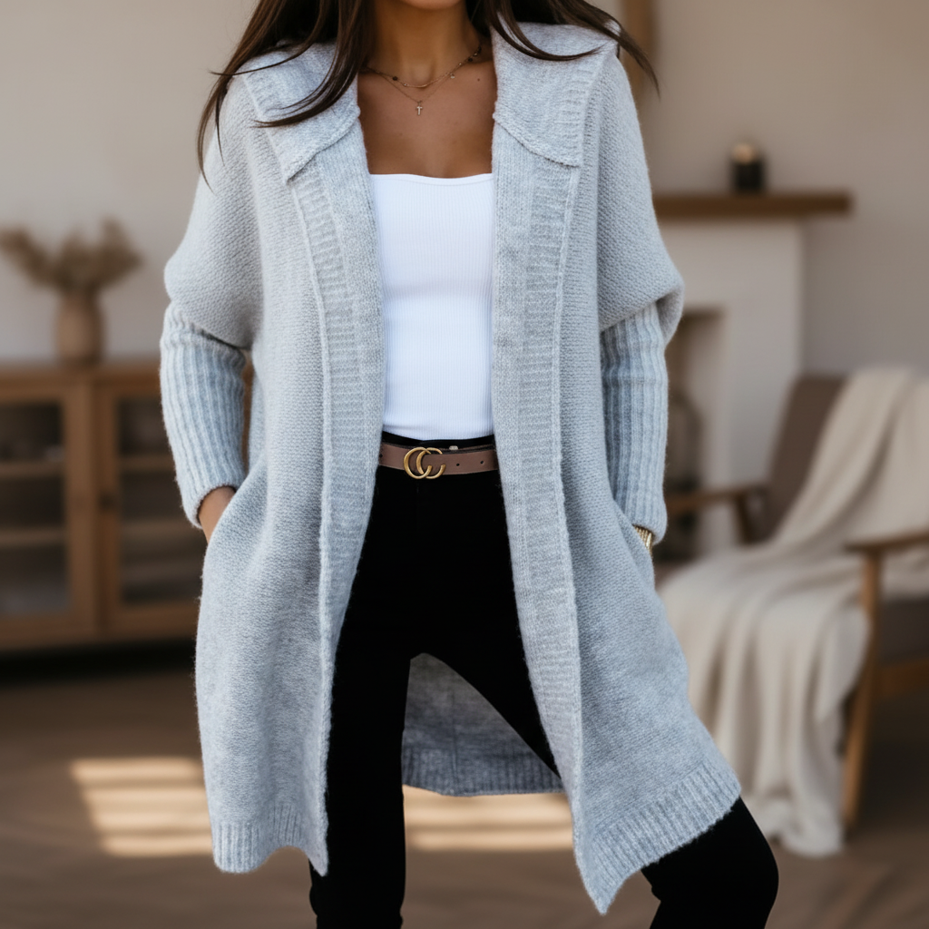 Gilet con cappuccio lavorato a maglia da donna