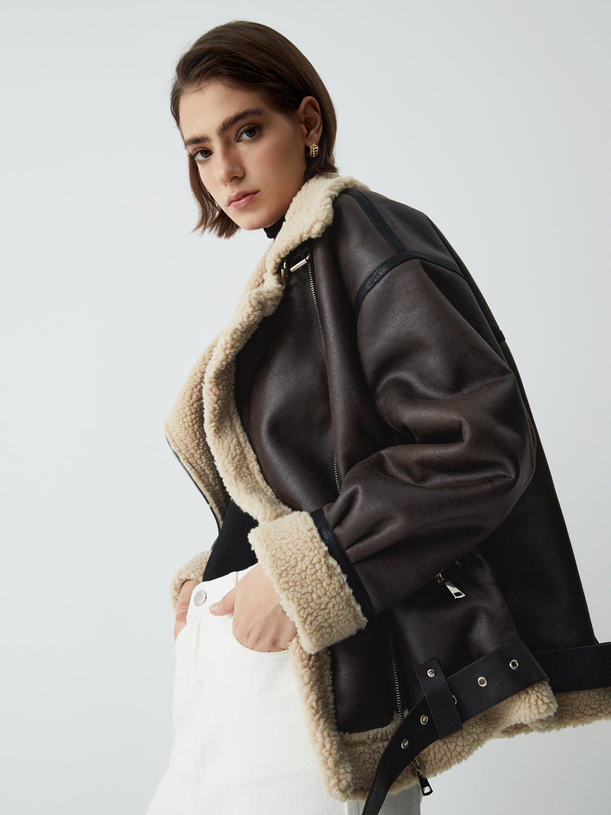 Giacca da aviatore marrone alla moda da donna