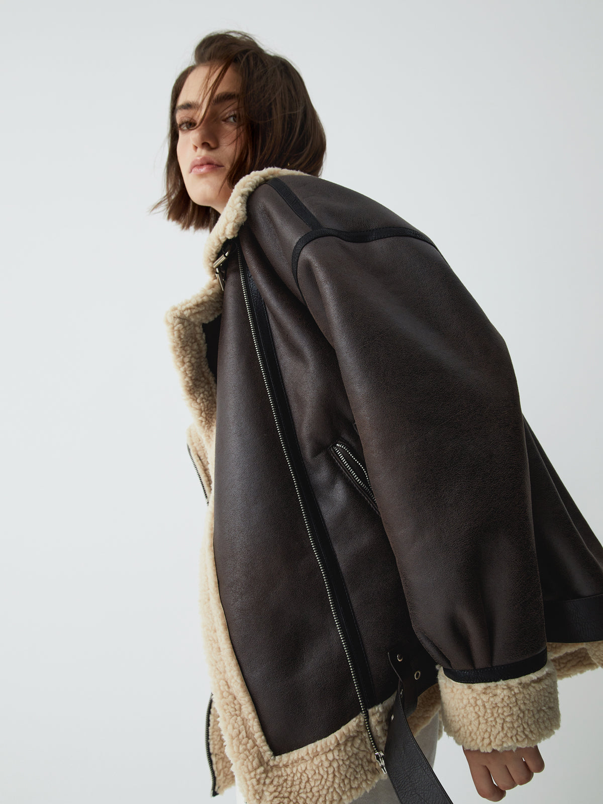 Giacca da aviatore marrone alla moda da donna