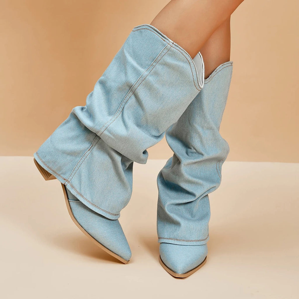 Stivali da donna con tacco largo a punta plissettata per uno stile elegante